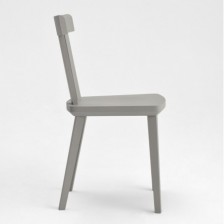 Visione laterale sedia in legno di design