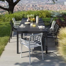Tavolo allungabile con sedie da giardino