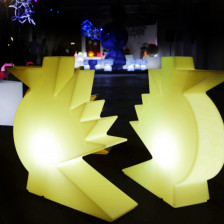 Lampada di design da tavolo colore light yellow