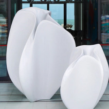 Vaso alto di design colore laccato bianco