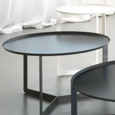 Tavolino rotondo da caffè di design in metallo